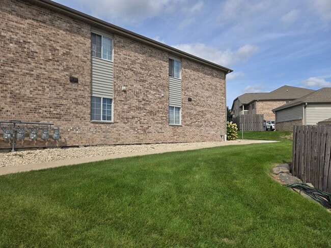 Lake Ridge Condominium