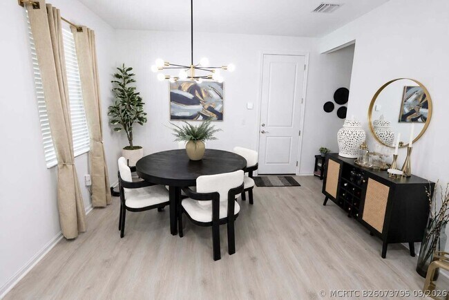 4238 Longwood Lake Sq