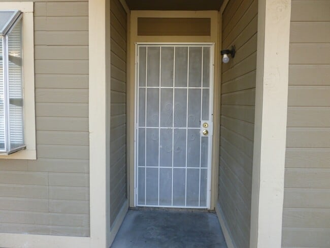 Photo - 2695 Jennydiane Dr Unit B