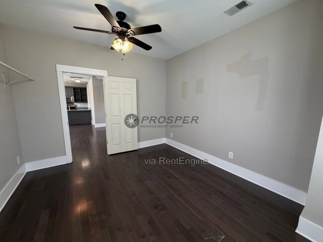 Photo - 111 America St