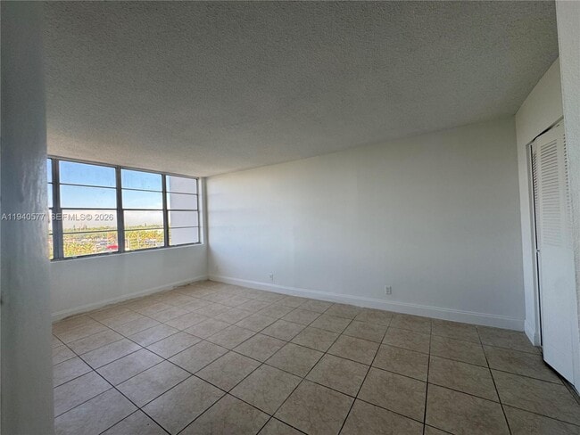 Photo - 2025 NE 164th St Unit 603