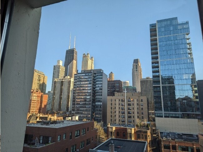 Photo - 1 E Scott St