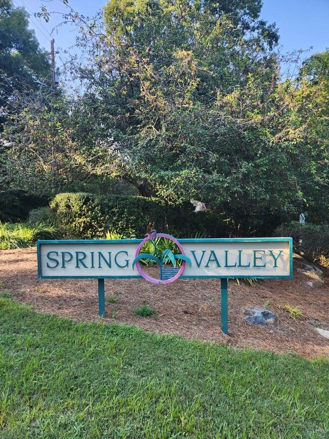 Photo - 115 Creekview Cir