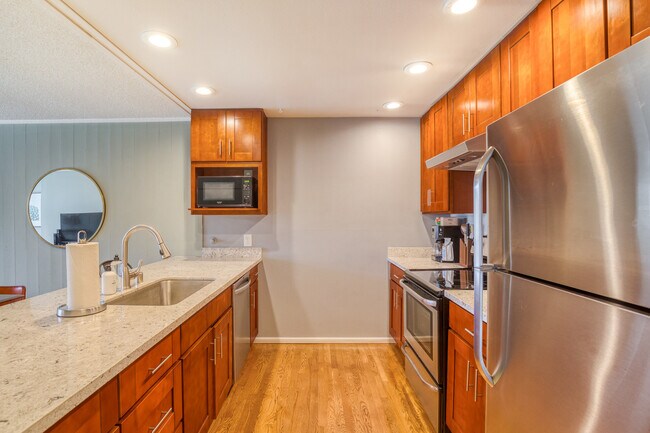 Photo - 13954 NE 60th Way