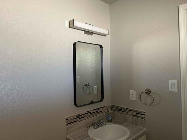 Photo - 4649 W 19th St