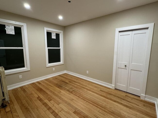 Building Photo - 16 Elm St