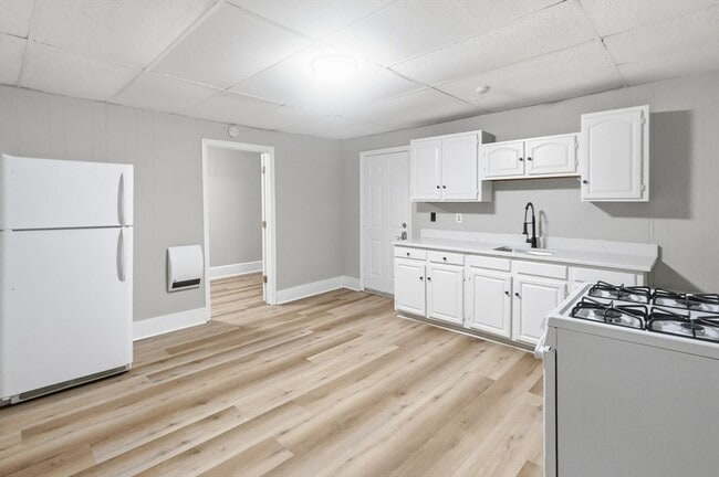 Photo - 168 Lunenburg St Unit 3L