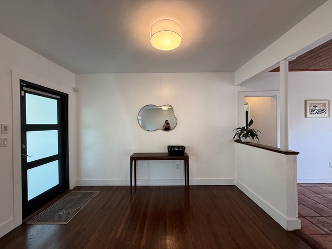 Photo - 2728 Kirk St