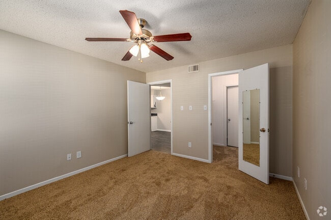 Deluxe Topaz 1BD 1BA - Bedroom