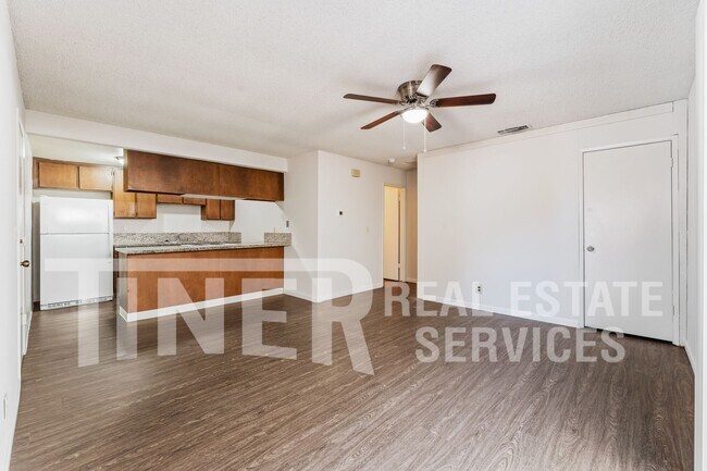 Photo - 5535 E Knoll Dr