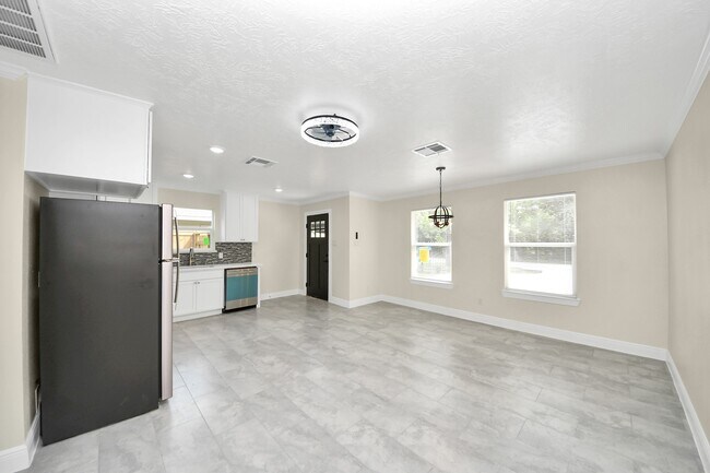 Photo - 7066 Villa Dr