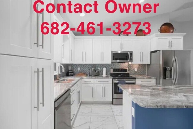 Photo - 689 SW Homeland Rd