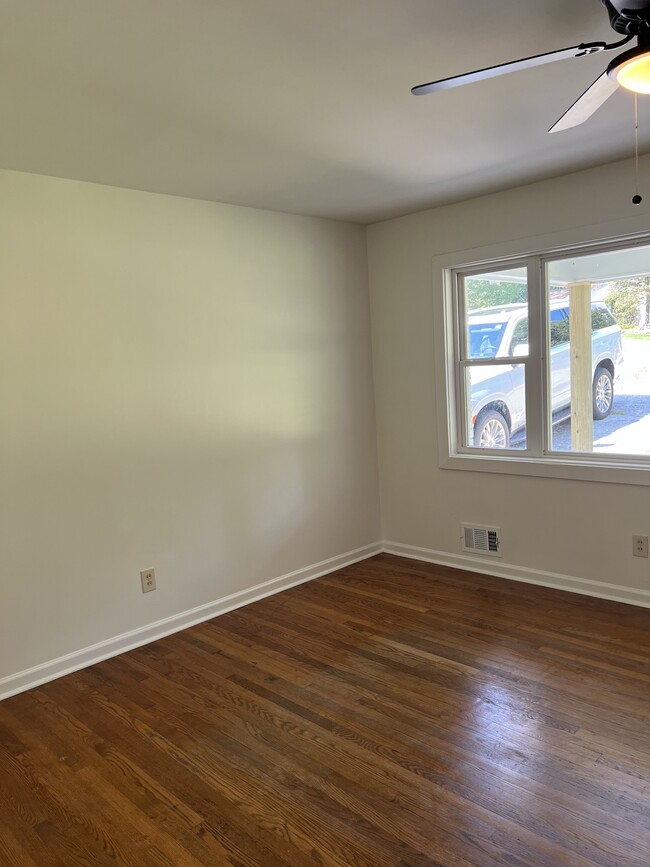 Photo - 4454 Roberta Cir