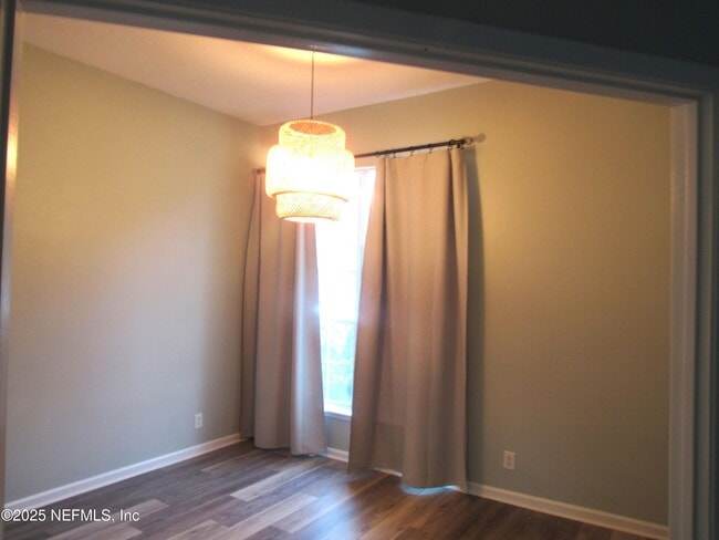 Photo - 2106 Forest Gate Dr E