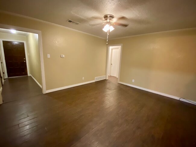 Photo - 613 NW Sandra Ln