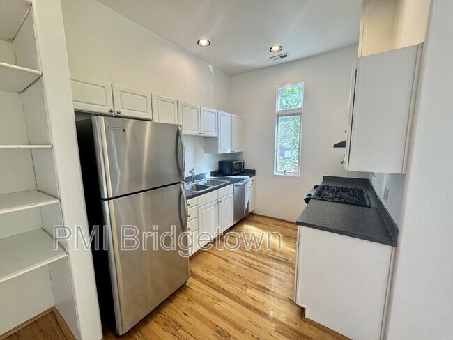 Photo - 2611 NW Upshur St Unidad Apt 201