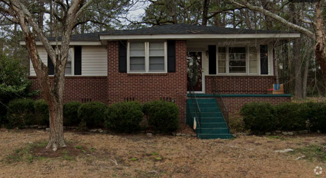 Building Photo - Spacious 3BR Home Awaits You!
