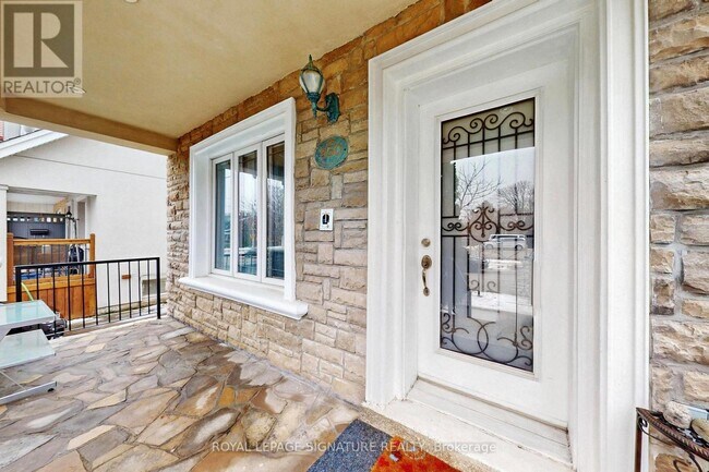 Photo - 950 Greenwood Ave