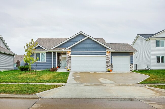 Building Photo - 1225 Cedar St