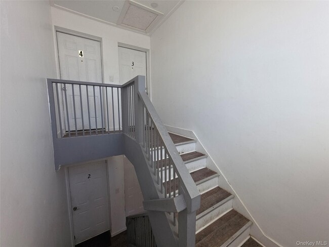 Building Photo - 135 Fullerton Ave Unit 3