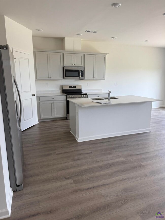 Photo - 203 Overton Dr