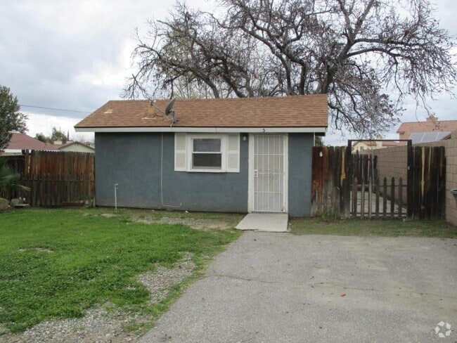 Building Photo - 789 N Palm Ave Rental