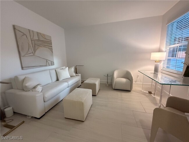 Photo - 16885 Fairgrove Way Unidad 6-201