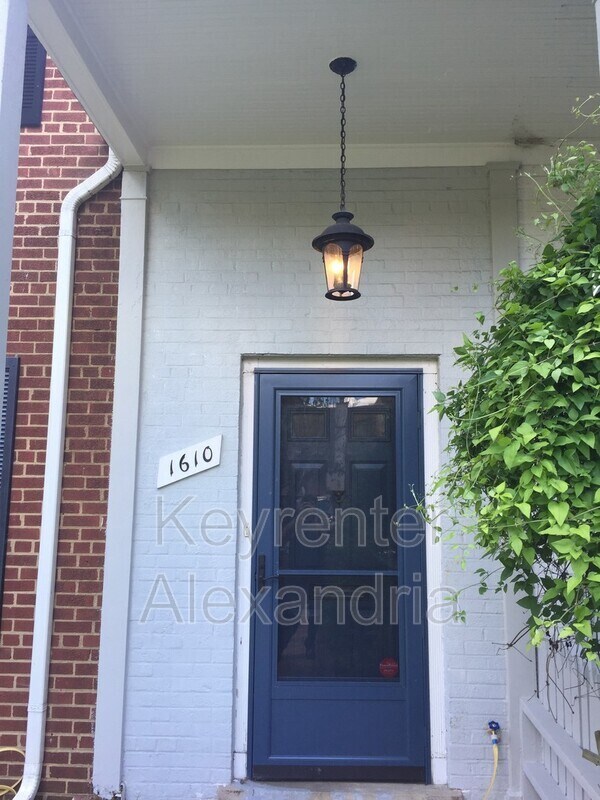 1610 Kenwood Ave