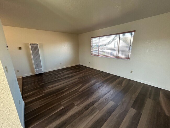 Photo - 255 E Romie Ln Unit #10