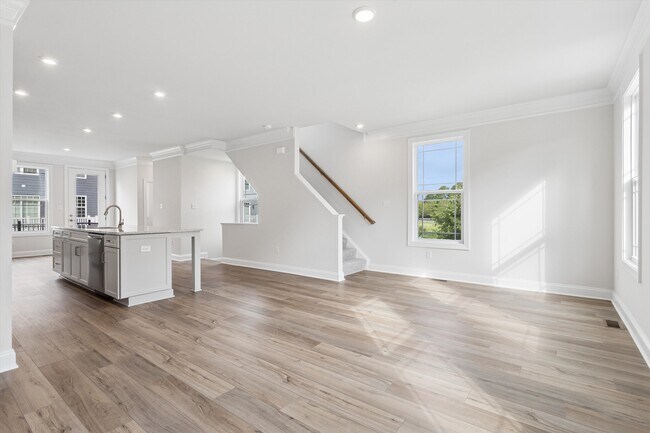 Photo - 105 Bracewell Ln