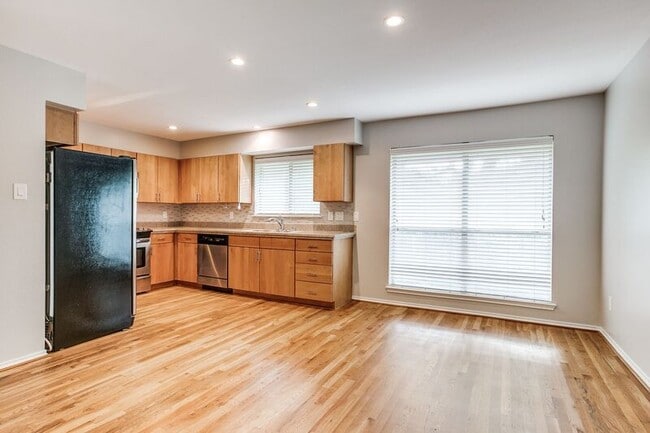 Photo - 4616 W Lovers Ln Unit #210