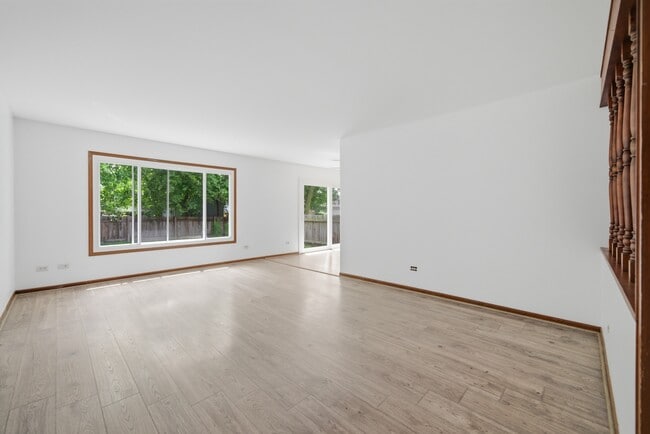 Photo - 152 Dunbar Ln