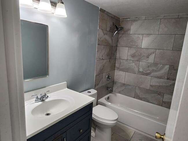 Photo - 2590 Robin Rd