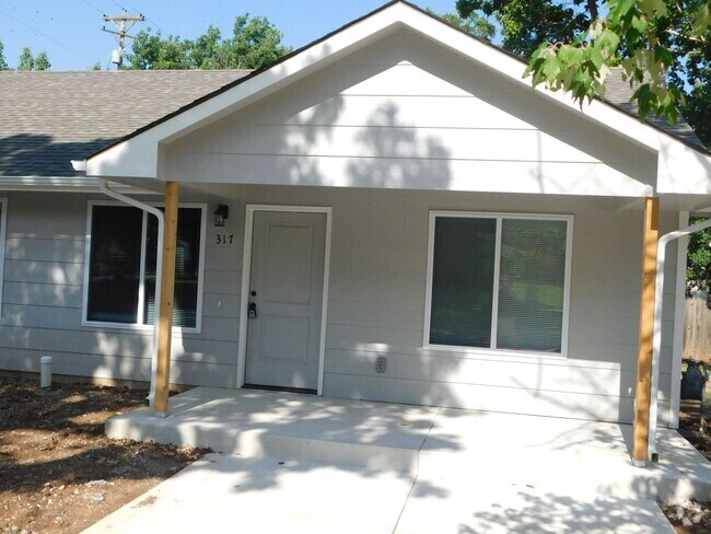 Building Photo - 317 S Taylor St Rental