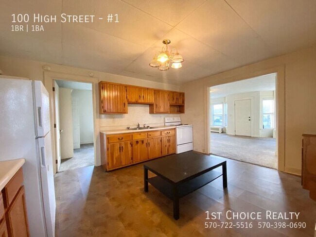Large 1st floor 1 bedroom with heat, water... - Large 1st floor 1 bedroom with heat, water... Apartment Unit #1