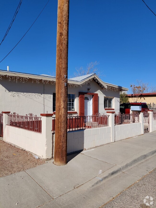 Building Photo - 725 E Lucero Ave Rental