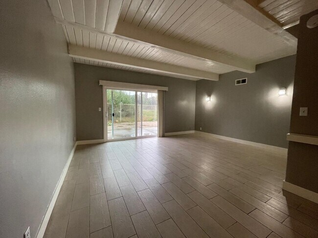 Photo - Lakeside Villa