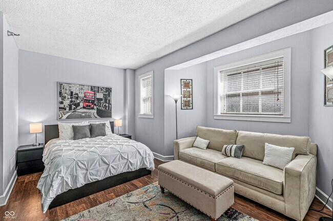 Photo - 230 E 9th St Unit 107