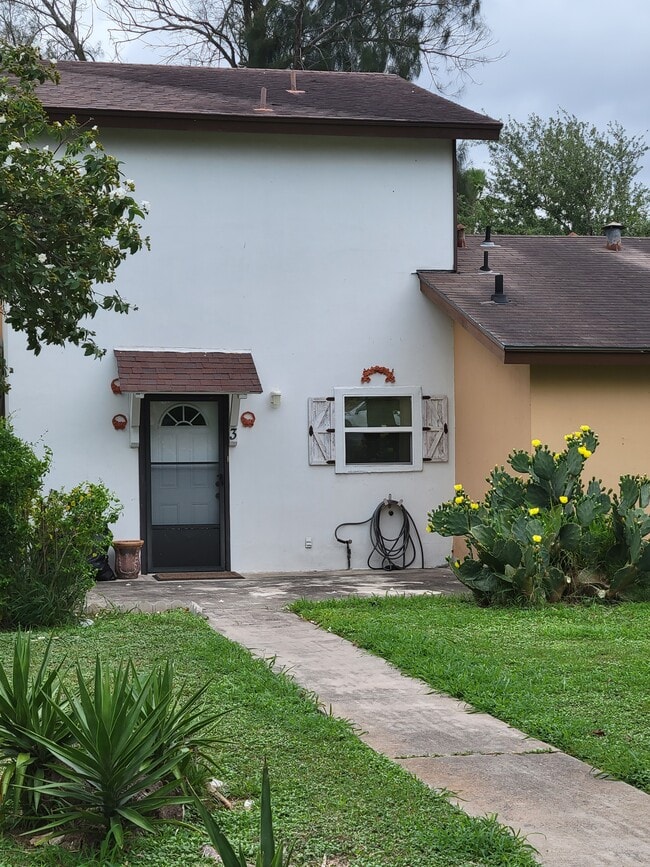 Photo - 810-3 Continental Dr Unit 3