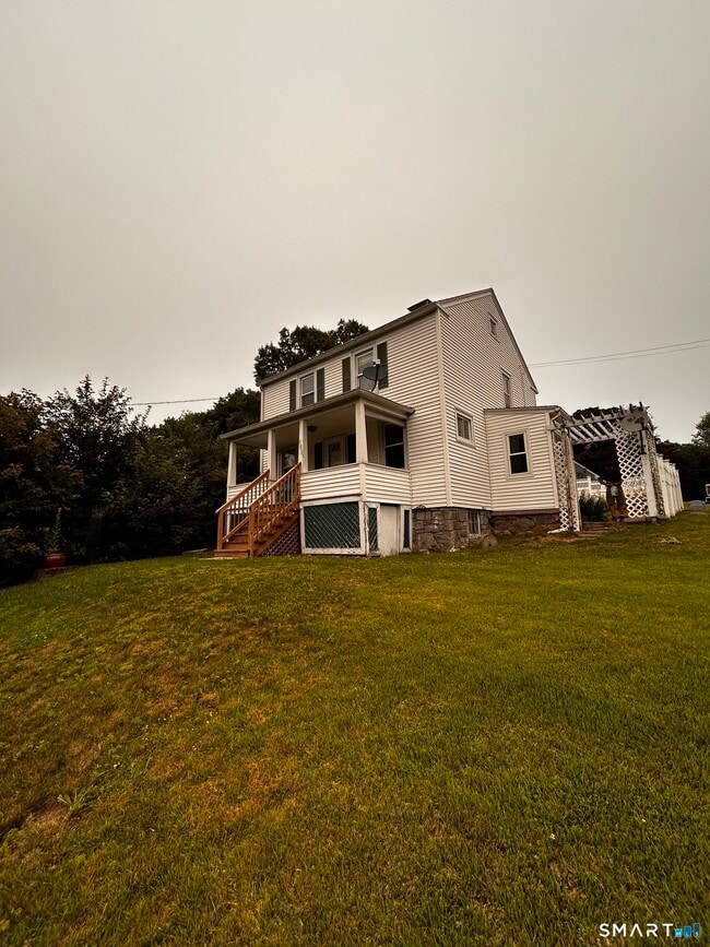 925 Meriden Rd