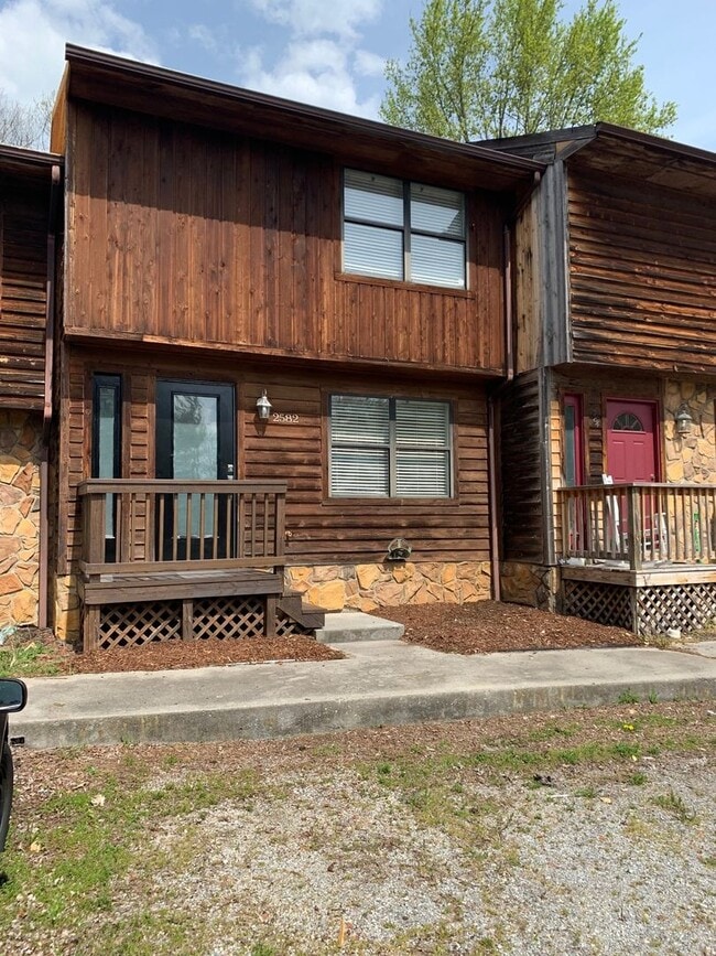 Photo - 2582 Townhouse St