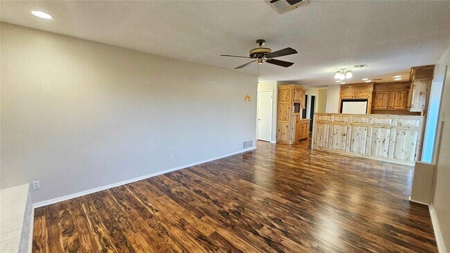 Photo - 1008 W Silver Meadow Dr