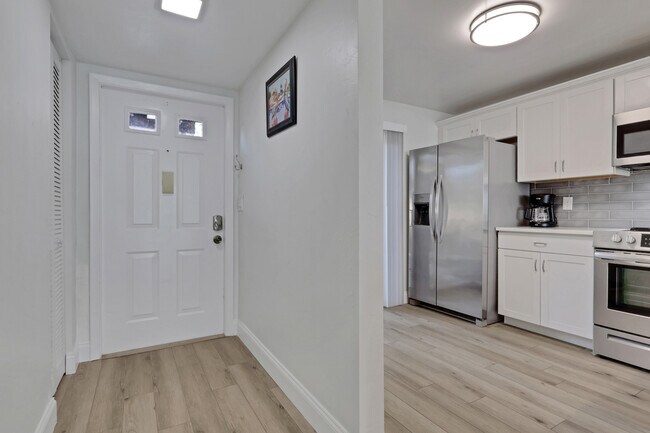 Photo - 4001 Ice Castle Way