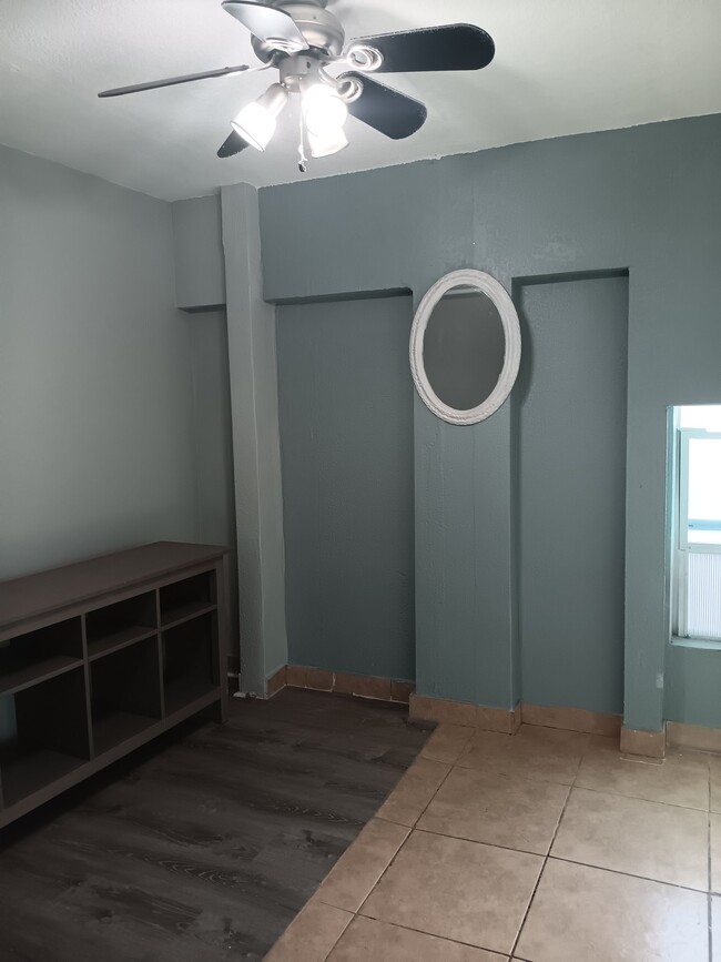 4D 10th Ave Unit B units