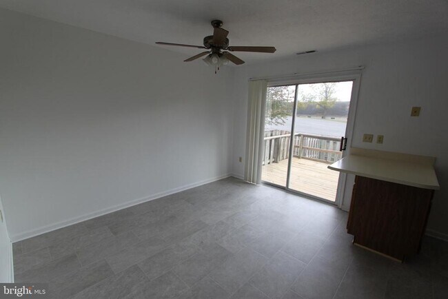 Photo - 160 Stadium Cir