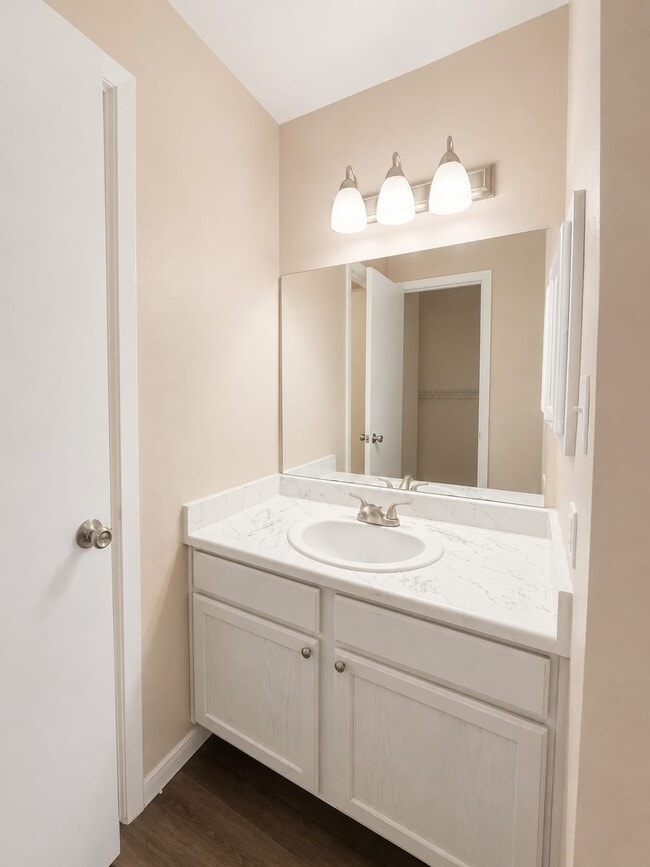Photo - 811 Cloyd Dr Unit 416