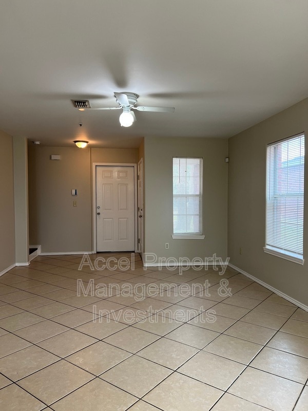 Photo - 407 S 48th Ln Unit 1