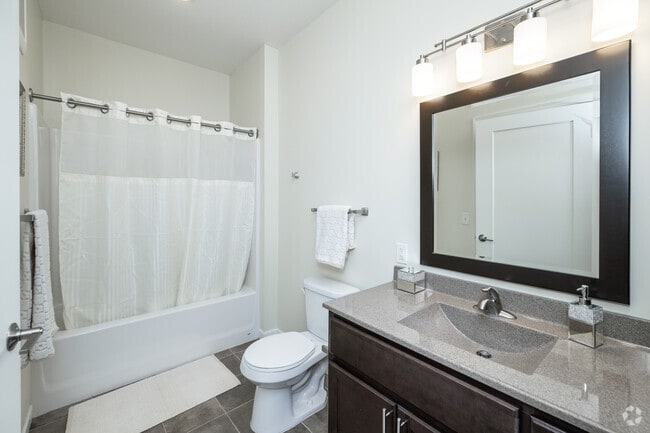 1BR, 1BA - 744SF - Bathroom