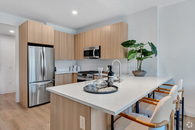 2BR, 2BA - 977SF - Kitchen