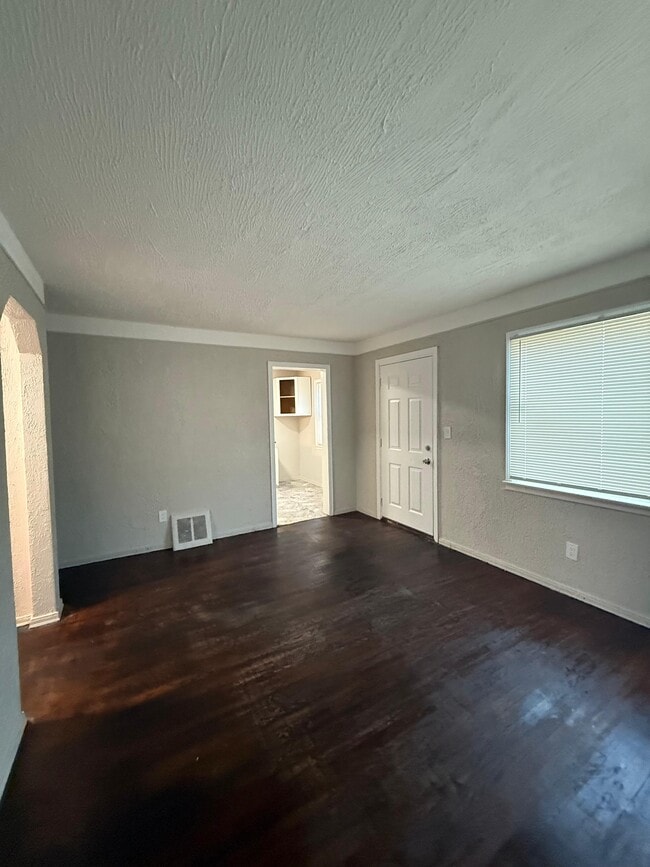 Photo - 14891 Hartwell St